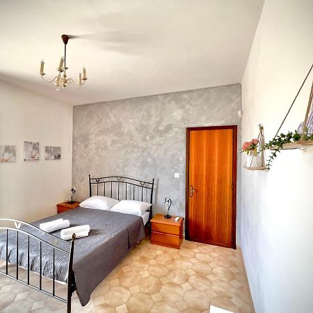 Casa Vacanze "Sautufao" Santa Venerina Exterior foto